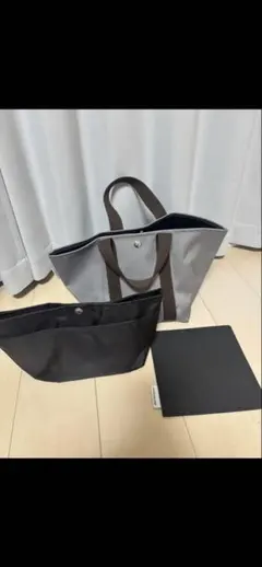 LE CHEVAL DE CLAUDEバッグ インナーバッグ、底板付き グレーのサムネイル