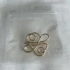 ブローチ