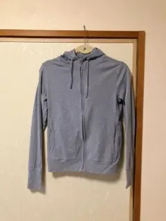 UNIQLO ライトブルー ジップアップパーカー