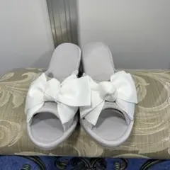 新品 ホワイトリボン付きルームシューズ
