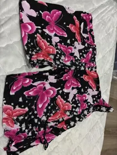 蝶模様の黒い浴衣