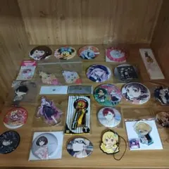 ノンジャンル　缶バッジ・キーホルダーetc.　　100点セット③