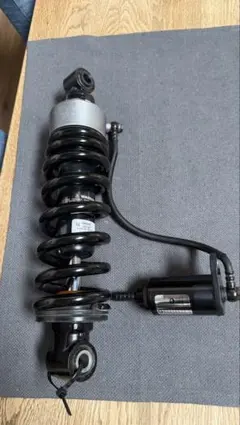 プログレッシブ ハーレー リア エアサス コンプレッサー flhx - メルカリ