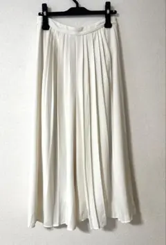 GU ガウチョパンツ　ホワイト プリーツスカート