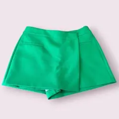 ZARA グリーン ミニスカート&ショートパンツ