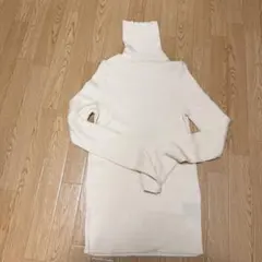 UNIQLO アイボリー リブタートルネック Lサイズ