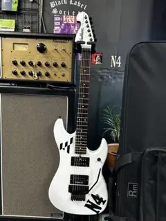 Washburn N24ベースにNunoのグレートホワイトホープにリフィニッシュのサムネイル