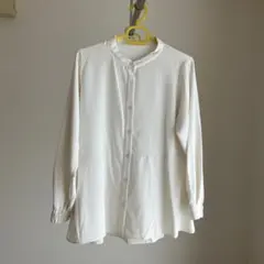 新品　裾フレアブラウス　オフホワイト
