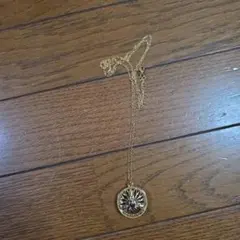 ルーペ付き ペンダント ネックレス ゴールドカラー