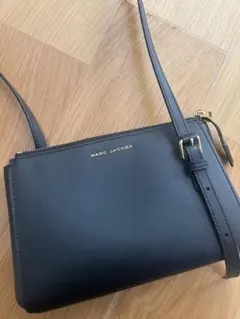 MARC JACOBS ブラックレザーショルダーバッグ