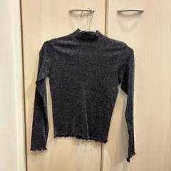 黒色ラメ入りハイネック長袖トップス
