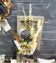 ロータスのナチュラルドライフラワースワッグ