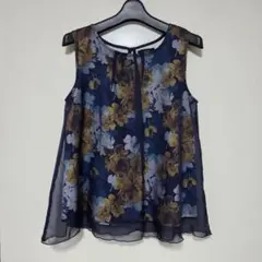 rienda 花柄 ノースリーブ シースルー ネイビー トップスのサムネイル
