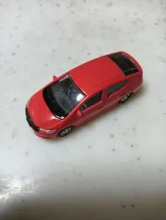 uniの赤いinsight ミニカー