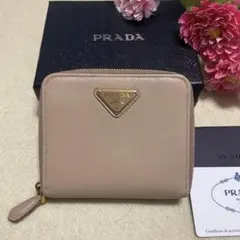 良品♡PRADA二つ折り財布のサムネイル