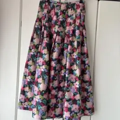 ラ　トータリテ　花柄スカート　フリーのサムネイル