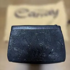上原印傳屋　黒い花柄エンボスポーチ