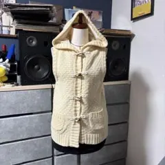 Leap Drmanche フード付きクリーム色 ベージュ ニットベスト