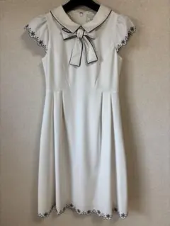 Chesty リボン付きホワイトワンピース 半袖