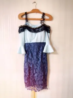 レース装飾のナイトドレス 水色と紺色