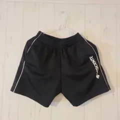 DESCENTE 黒 ショートパンツ