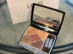 DIOR サンク クルール クチュール 689 アイシャドウのサムネイル