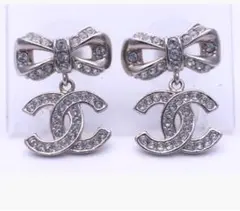 CHANEL シャネル リボン ラインストーン ピアス シルバー ココマークのサムネイル