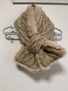 アフタヌーンティー　ベージュ ファー ニット マフラー