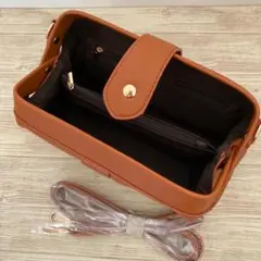 がま口ショルダーバッグ （キャメル）レディース 合成皮革 PU 大容量