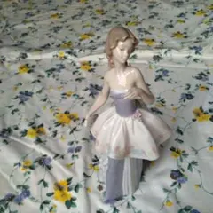 LLADROフィギュア 薄紫色ドレス