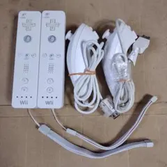 Nintendo Wii Remote (White) x2, Nunchuk (White) x2 Set