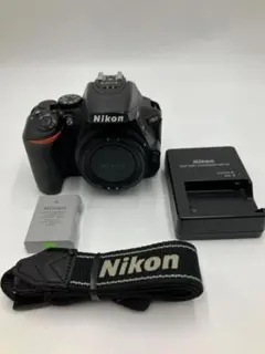 Nikon D5600 デジタル一眼レフ ボディ バリアングル液晶不良 訳あり