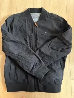 黒 テクスチャー ジップアップジャケット