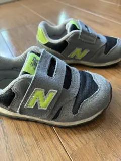 ニューバランス373 モデル13.5センチ　イエロー　/ グレー