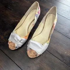 Betty club 花柄 ウェッジソール パンプス 26.0cmのサムネイル