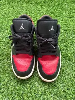 bred スニーカー