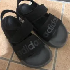 adidas ブラック スポーツサンダル