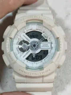 16 G-SHOCK　CASIO　GA-110BC 腕時計　稼働　白のサムネイル