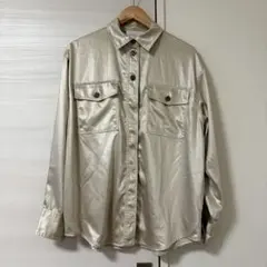 【CREOLME】レザーライクサテンシャツのサムネイル