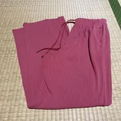 ピンク ワイドパンツ
