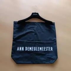 ANN DEMEULEMEESTER　ショッパーとハンガー