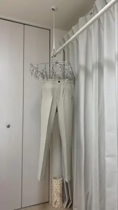 ホワイトスラックス