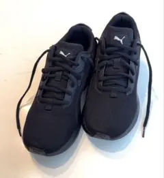 PUMA ブラック スニーカー（26cm）