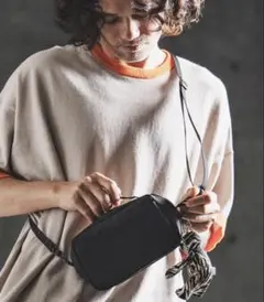 新品】GLIMCLAP(グリムクラップ)ナイロン ボディバック KHAKI - メルカリ