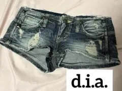d.i.a☆ダメージラメ入りショートパンツ - メルカリ