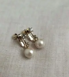 コットンパールとクリスタルのゴールドイヤリング