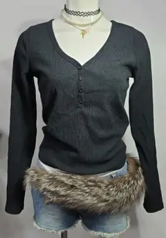 HOLLISTER 黒 Vネック長袖Tシャツ y2k グランジ y74