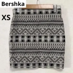 Bershka ベルシュカ 幾何学模様 タイトスカート ミニスカート【XS】のサムネイル