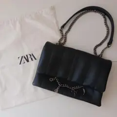 ZARA チャーム付キルティングバッグ