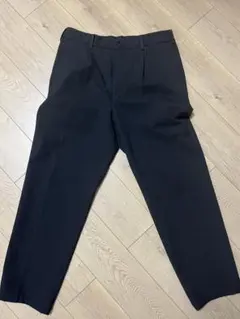 UNIQLO タックテーパードパンツ　Mサイズ　ブラック